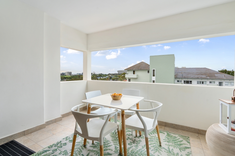 2 Bedroom Property for Sale in Three Anchor Bay Western Cape